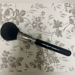 Sigma F30 Large Powder Brush Synthetic Vegan Cruelty Free makeup brush. New